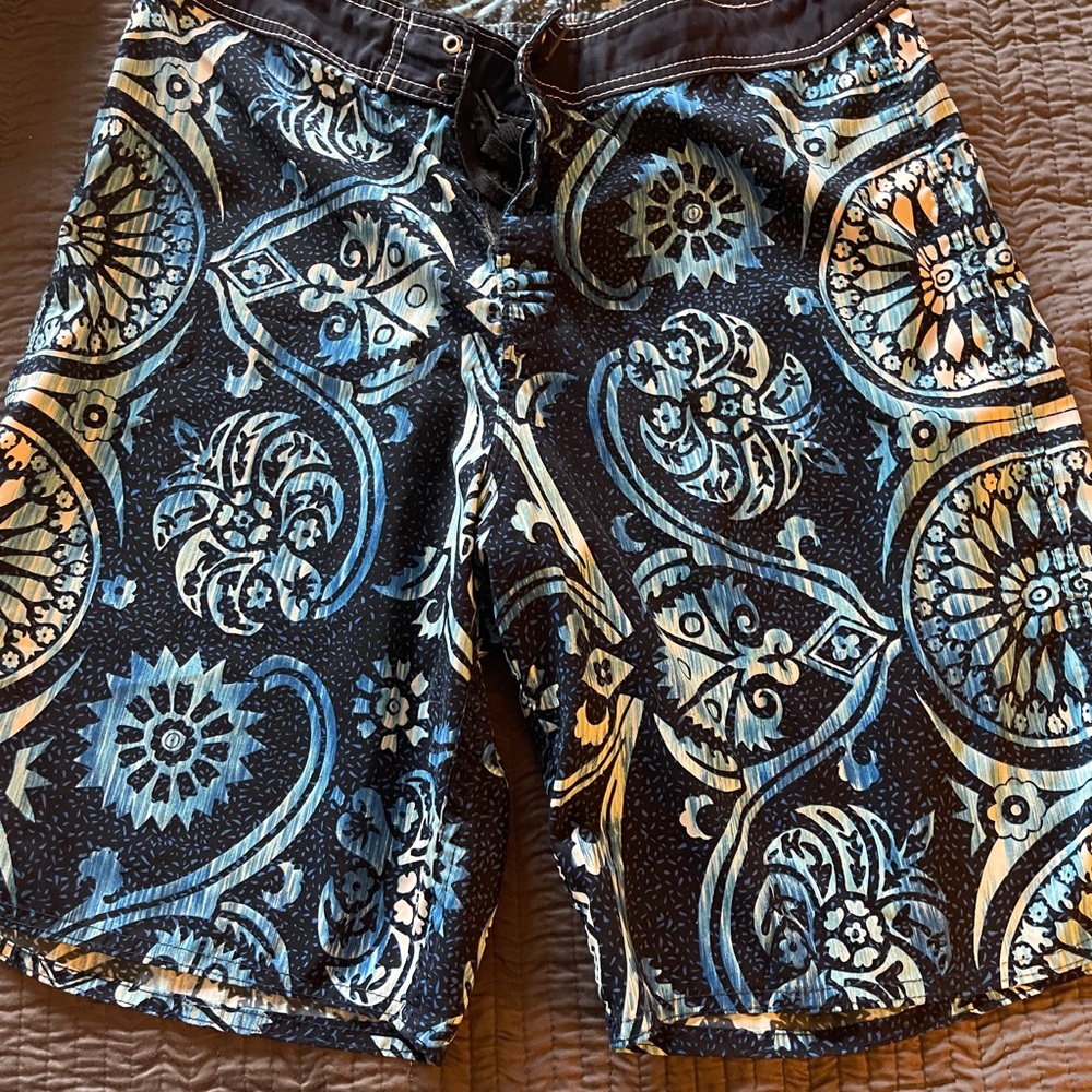 Men’s swim trunks